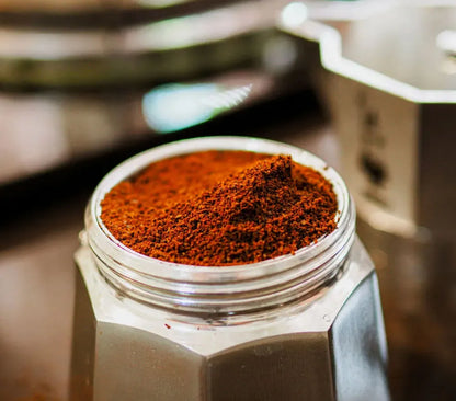 Caffè Macinato Cremoso in un elegante barattolo in Vetro – Miscela Speciale per Moka - 250GR - NOBIS